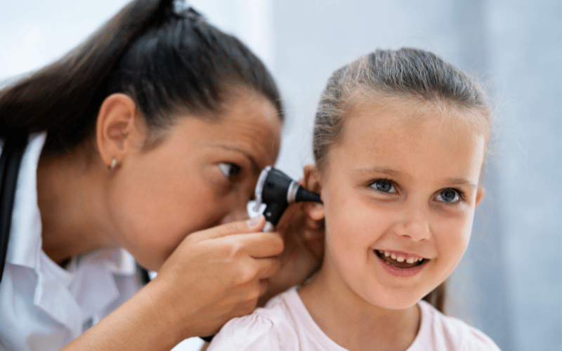 Child getting a pediatric audiological evaluation 